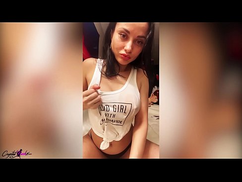 ❤️ En fyllig söt kvinna som avrunkade sin fitta och smekte sina enorma bröst i en våt T-shirt ️ Pornvideo at us ❌