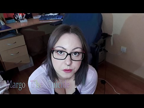 ❤️ Sexig tjej med glasögon suger Dildo djupt på kamera ️ Pornvideo at us ❌